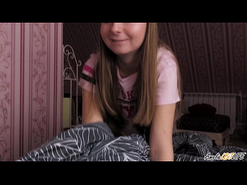 ❤️ Blondie BFF-ya xwe bi kûr dimije û di devê xwe de diqelişe Vîdyoyê qijkî li me ❌️